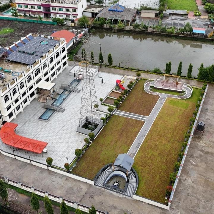 ホテル Vedika Garden Āmbavna エクステリア 写真